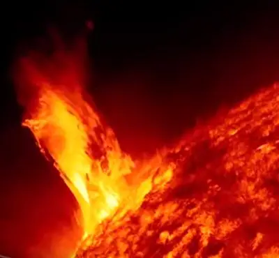 High-resolution image of the Sun showing the solar atmosphere and fusion zones where hydrogen converts to helium.